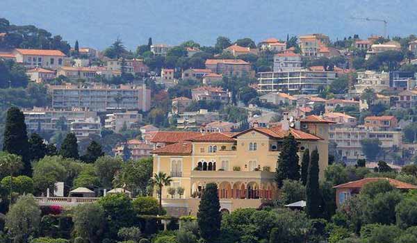 Πώς θα φορολογηθούν όσοι νοικιάζουν ευκαιριακά τα σπίτια τους σε τουρίστες