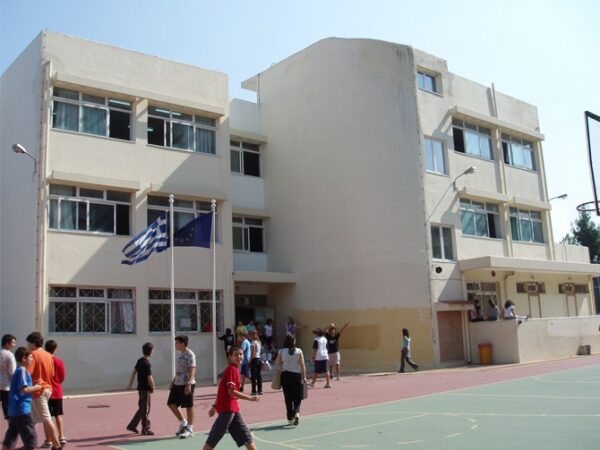 Επανέρχονται τα φροντιστηριακά μαθήματα στη Δευτεροβάθμια