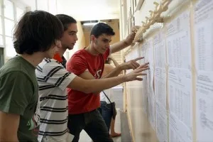 Στα ύψη οι Βάσεις πολλών σχολών (στοιχεία από τα βαθμολογικά κέντρα)