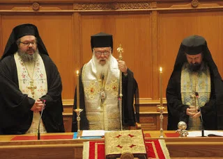Γιώργος Παπαθανασόπουλος, Ιεραρχία της Εκκλησίας της Ελλάδος: Η Συνοδικότητα σε μαρασμό