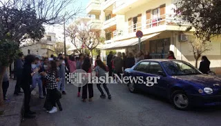 Μαθητές κάνουν γυμναστική και διάλειμμα… στον δρόμο στο Ηράκλειο!