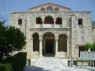Το ιστορικό της Παναγίας της Εκατονταπυλιανής
