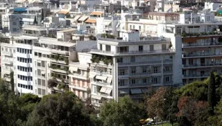 Σε δραματική κατάσταση οι Έλληνες – Προσπαθούν να πουλήσουν τα σπίτια τους για να πληρώσουν τους φόρους