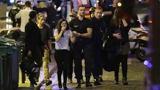Η ζωή μετά το Bataclan: Η εξομολόγηση μίας 24χρονης που επέζησε της επίθεσης