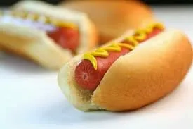 Δείτε τι υπάρχει μέσα σε ένα Hot Dog [video]