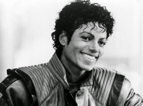 Michael Jackson: Πώς θα ήταν αν δεν είχε κάνει πλαστικές επεμβάσεις;