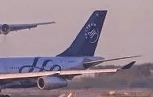 Ανατριχιαστικό βίντεο τη στιγμή που δύο αεροπλάνα παρολίγον νασυγκρουστούν στο αεροδρόμιο Βαρκελώνης!