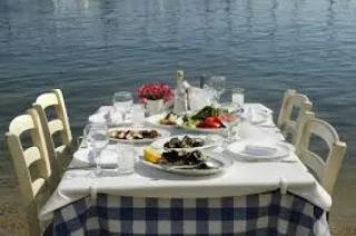 Γιατί ένα ποτηράκι αλκοόλ ανοίγει για τα καλά την όρεξη;