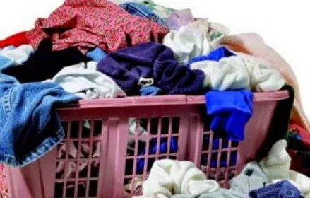 Τα κόλπα για να πλύνεις τα σκουρόχρωμα ρούχα…