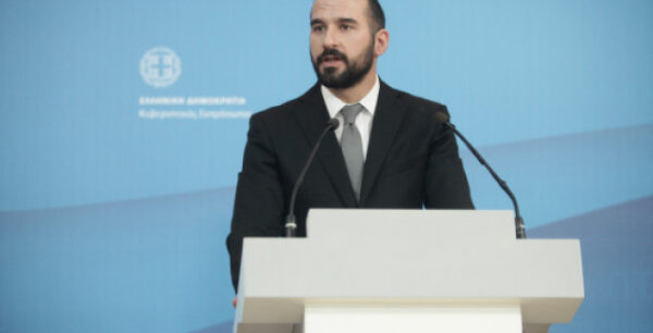 Τζανακόπουλος: Όχι στη μείωση του αφορολόγητου