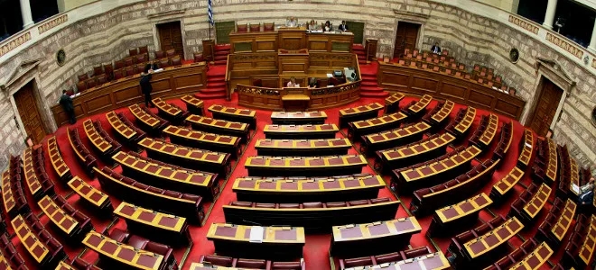 Τι ψηφίστηκε στη Βουλή για το ωράριο των Καθηγητών
