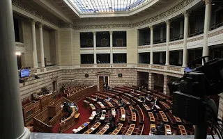 «Βροχή» άσχετων και ακοστολόγητων τροπολογιών σε ν/σ του υπουργείου Παιδείας