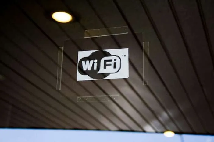Προς υλοποίηση το έργο της εγκατάστασης Wi-Fi στις φοιτητικές εστίες