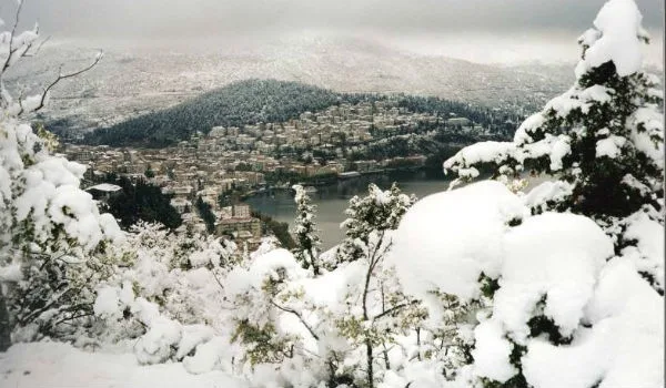 Τί μας περιμένει τον φετινό χειμώνα με βάση τα Μερομήνια