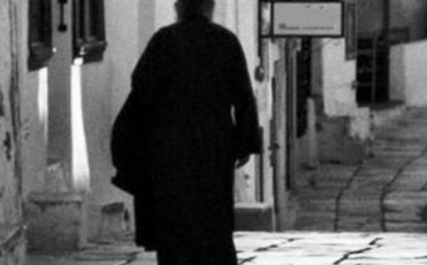 Ηταν ψυχίατρος, τώρα έγινε και ιερέας…