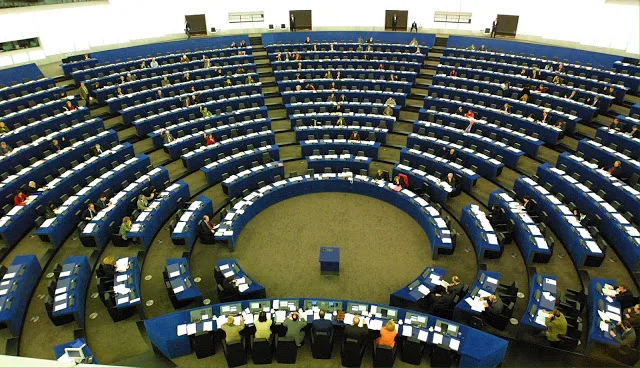Ερώτηση στην Ευρωβουλή για την άμεση μονιμοποίηση των αναπληρωτών εκπαιδευτικών