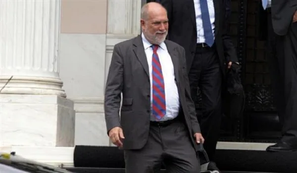 Βίζερ: Δεχθείτε τα μέτρα για να επιστρέψουν οι θεσμοί