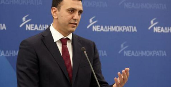 ΝΔ: Εξι καυτά ερωτήματα για το ταξίδι του πρωθυπουργού στο Παρίσι