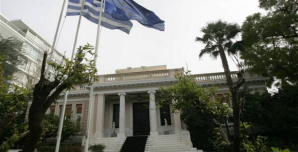 Μαξίμου: Τα ερωτήματα σε Μητσοτάκη-Γεωργιάδη με αφορμή δημοσίευμα για τη Νοβάρτις