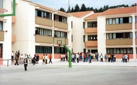 Καταργείται η διαγωγή κοσμία στα σχολεία