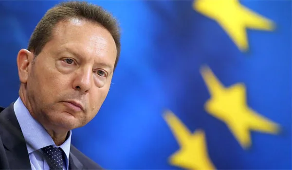 Στουρνάρας: Αν βγούμε από την Ευρωζώνη θα είναι ο θάνατός μας!
