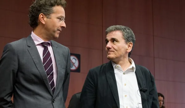 Eurogroup: Η Ελλάδα συμφώνησε σε πρόσθετα μέτρα. Επιστρέφουν οι θεσμοί