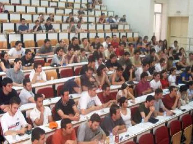 Φοιτητικό επίδομα υποτροφία 3.420€: Αιτήσεις μέχρι 28 Απριλίου