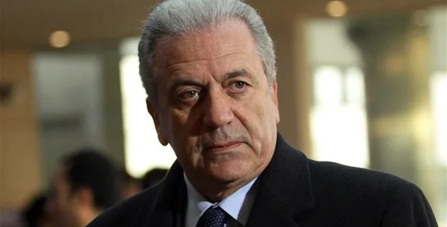 Αβραμόπουλος: Εντός πενταετίας ταυτότητες με βιομετρική φωτογραφία προσώπου και δακτυλικά αποτυπώματα