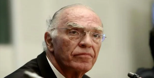 Λεβέντης: «Πάνω η πατρίδα, κάτω τα κόμματα»