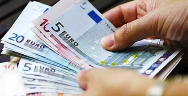 Εργοδότες δίνουν το δώρο του Πάσχα και το παίρνουν αμέσως πίσω