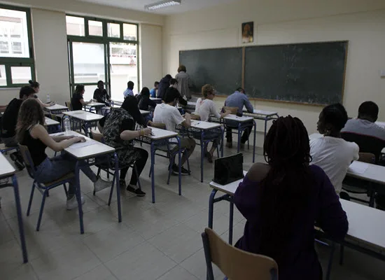Νέες Πανελλήνιες: Ανατροπή με αυξημένη ύλη σε τέσσερα μαθήματα