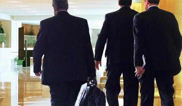 Επιστρέφουν οι θεσμοί στην Αθήνα τις επόμενες μέρες