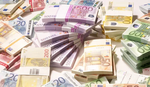 Πότε θα εκδοθούν τα νέα χαρτονομίσματα των 100 και των 200 ευρώ