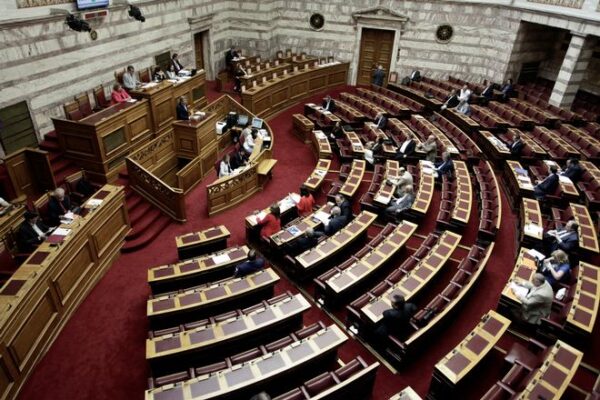 “Πέρασε” το νομοσχέδιο για τους διευθυντές στα σχολεία
