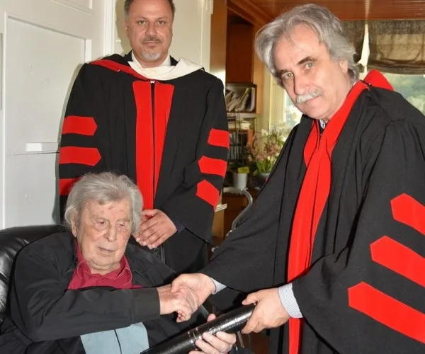 Επίτιμος διδάκτορας του Ευρωπαϊκού Πανεπιστημίου Κύπρου ο Μ. Θεοδωράκης