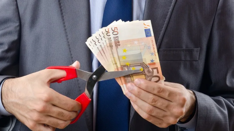 Ένας στους τρεις εργαζόμενους στον ιδιωτικό τομέα παίρνει 394 ευρώ το μήνα