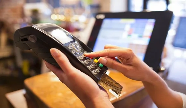 Άτυπη παράταση για τα POS και τα πρόστιμα