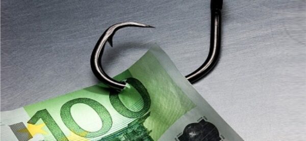 Κατασχέσεις λογαριασμών από την Εφορία ακόμη και για 100 ευρώ χρέος