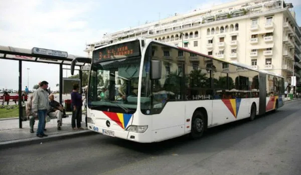 Με λεωφορείο στο σχολείο 12.000 μαθητές στη Θεσσαλονίκη