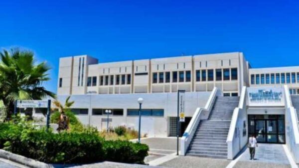 ΕΝΠΕ: Τμήματα περιφερειακών Πανεπιστημίων “φλερτάρουν” με λουκέτο