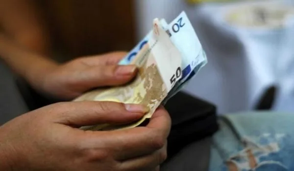 Δεν μπορώ να στο πάρω, δεν έχουμε λεφτά ..