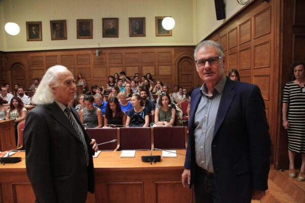 Επίσκεψη 110 φοιτητών 28 χωρών στη Βουλή