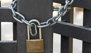 Ποιά 69 νηπιαγωγεία και 31 δημοτικά σχολεία κλείνουν