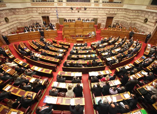 Κοινωνικό Μέρισμα: Τροπολογία βουλευτών για ανέργους, δανειολήπτες, στρατιωτικούς, δικαιούχους ΚΕΑ