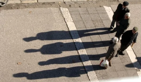ΣΕΒ: Στην Ελλάδα για κάθε εργαζόμενο υπάρχουν δύο που δεν εργάζονται