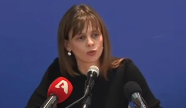 Ρύθμιση για τις συντάξεις χηρείας προανήγγειλε η Αχτσιόγλου