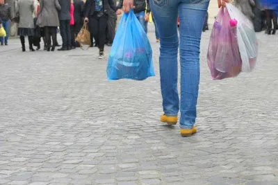 Τέλος η δωρεάν πλαστική σακούλα από σούπερ μάρκετ
