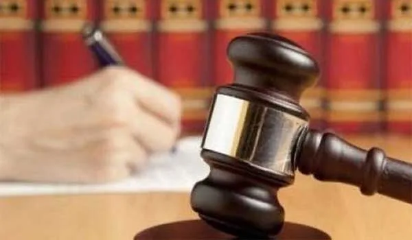 Ψαλίδι σε πολυτεκνικά επιδόματα και εξπρές πλειστηριασμοί