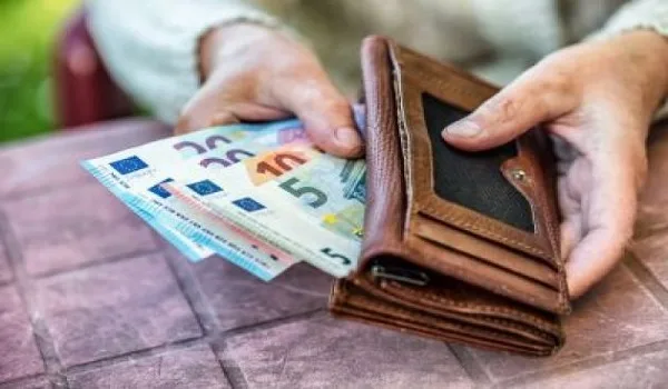 Πόσα αναδρομικά θα πάρουν οι συνταξιούχοι και πότε