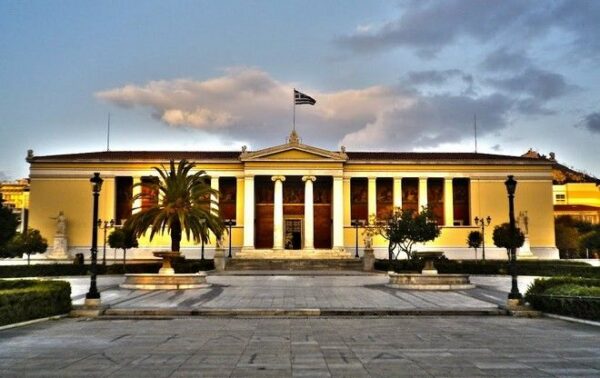 Φιλοσοφική: “Λουκέτο” λόγω Ρουβίκωνα